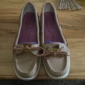 Women’s sperry shoes